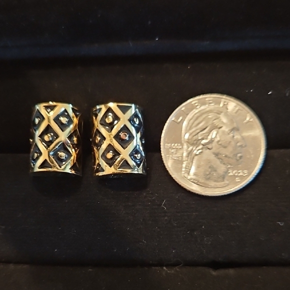Classic Cufflinks Gold and Black Geometric - Picture 2 of 5